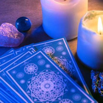 Tarot Oracle: Uma ferramenta Para o Autoconhecimento e Orientação